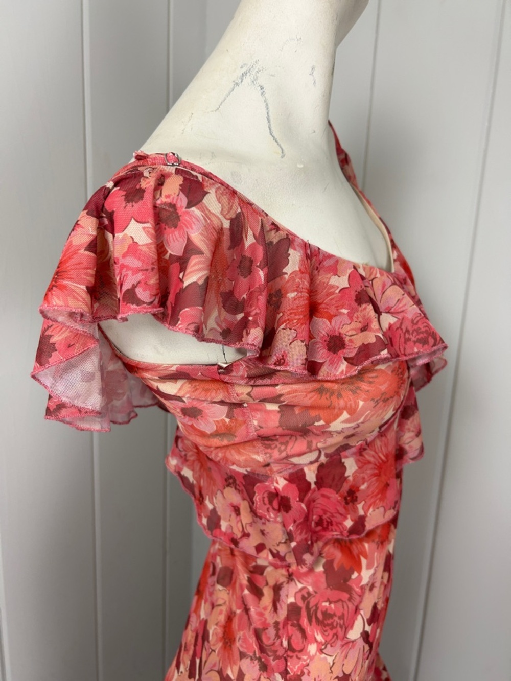Women’s Floral Ruffle Dress Small Asymmetrical Hem Feminine Spring Summer flowy - Picture 5 of 8